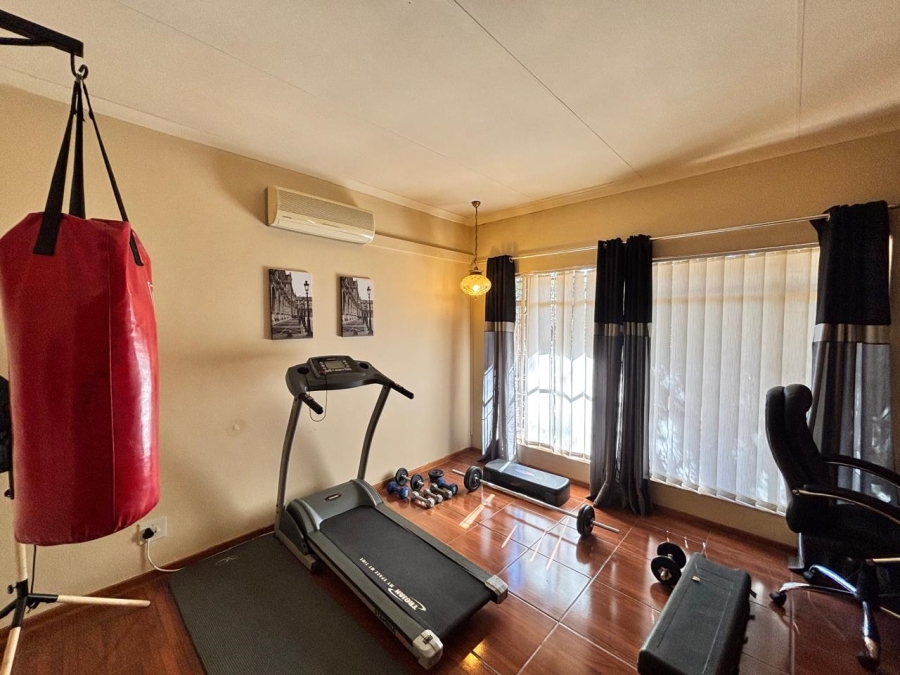 4 Bedroom Property for Sale in Flamwood North West